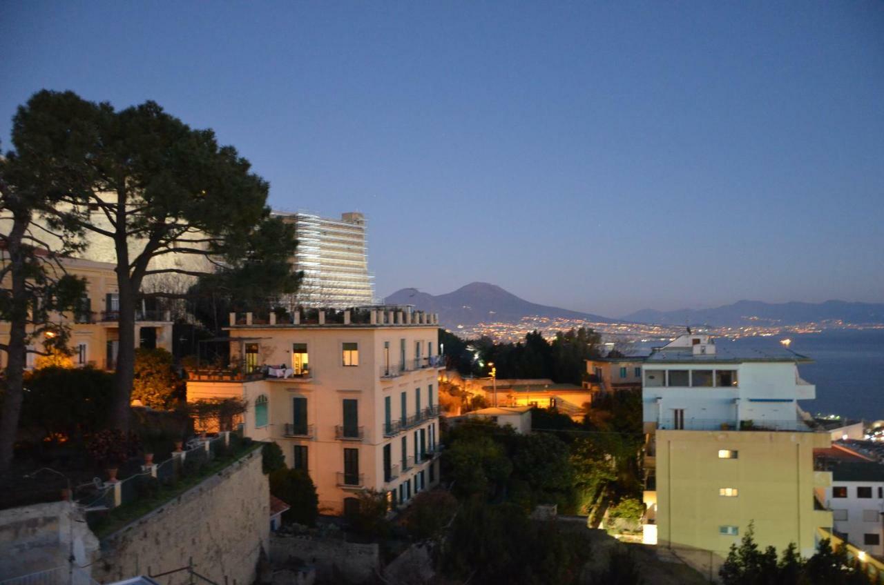 Appartamento Panoramico "Il Glicine" نابولي المظهر الخارجي الصورة