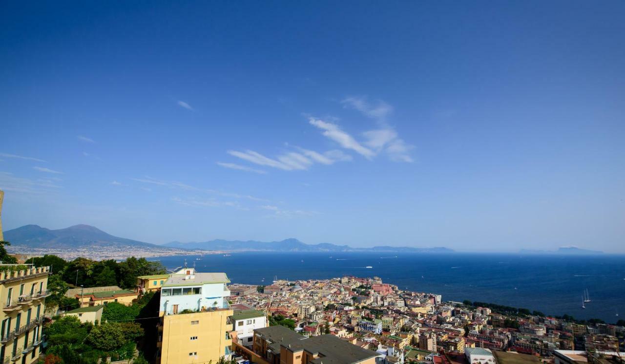 Appartamento Panoramico "Il Glicine" نابولي المظهر الخارجي الصورة