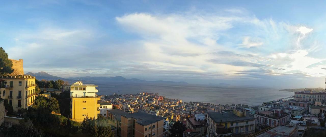 Appartamento Panoramico "Il Glicine" نابولي المظهر الخارجي الصورة