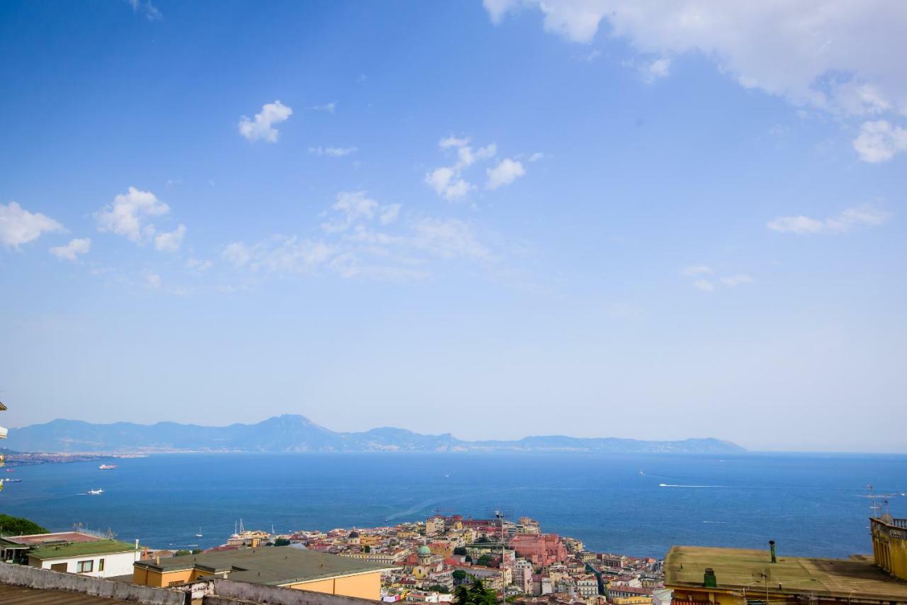 Appartamento Panoramico "Il Glicine" نابولي المظهر الخارجي الصورة